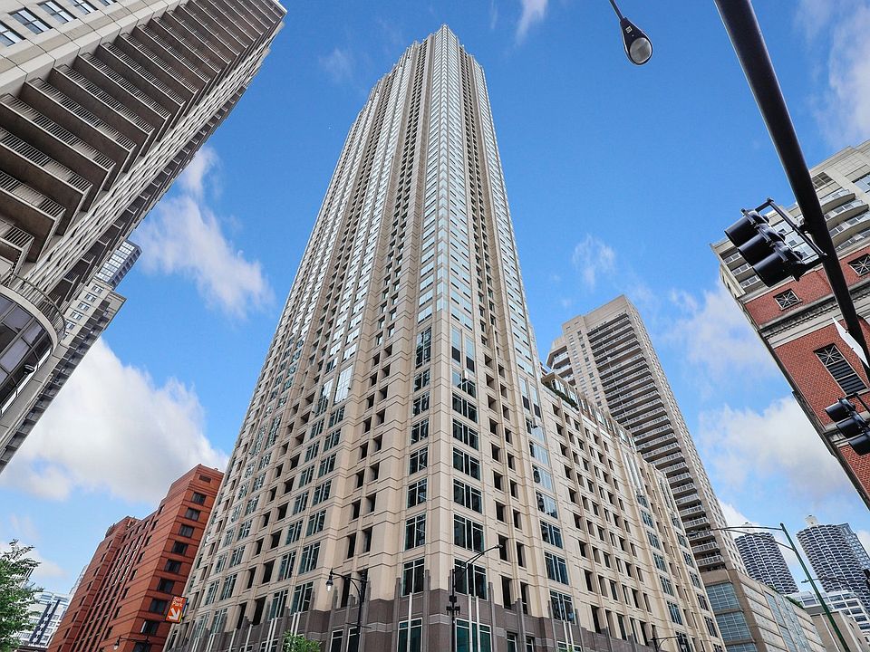 1st image of 33 W Ontario St APT 15D