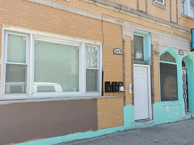 4800 S Winchester Ave — Photo 9