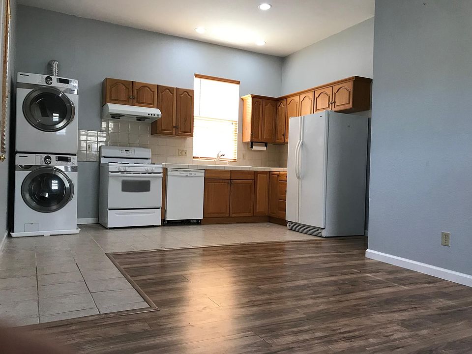 1st image of 375 E Saint John St