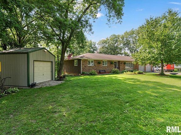 3rd image of 109 Hillcrest Dr