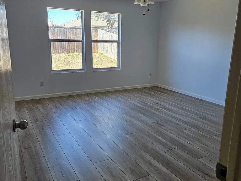 9608 George Washington Dr — Photo 3