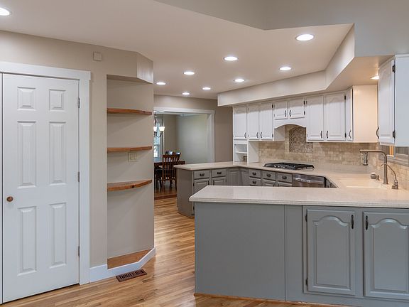 4th image of 3093 Williams Creek Dr