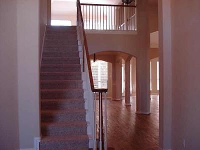 5th image of 300 Comanche Dr