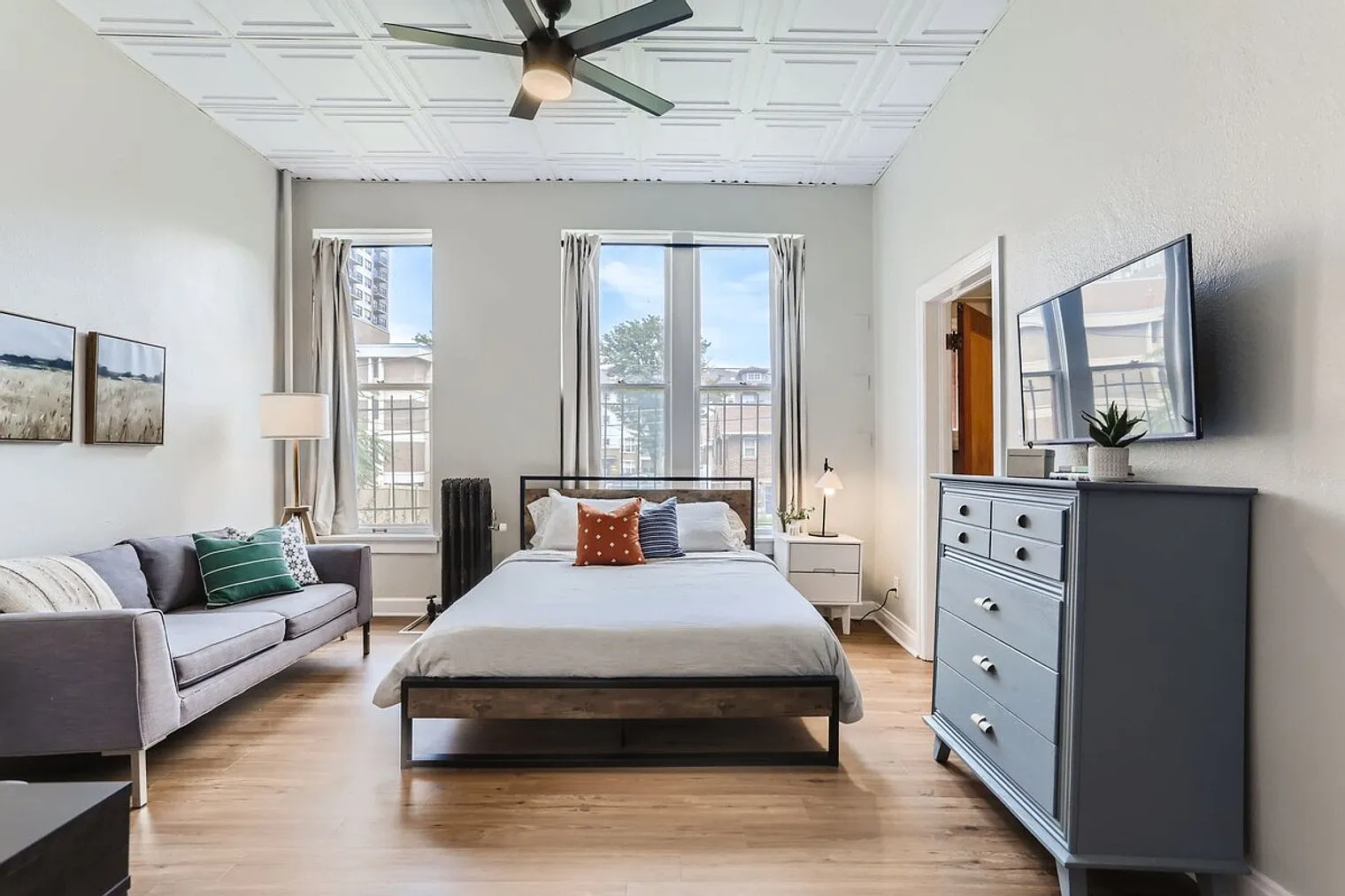 Studio, 1.0 bath, 409 sqft, $2,313 — Photo 3