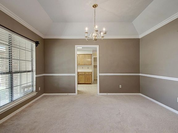 4th image of 1717 Brokenshoe Dr