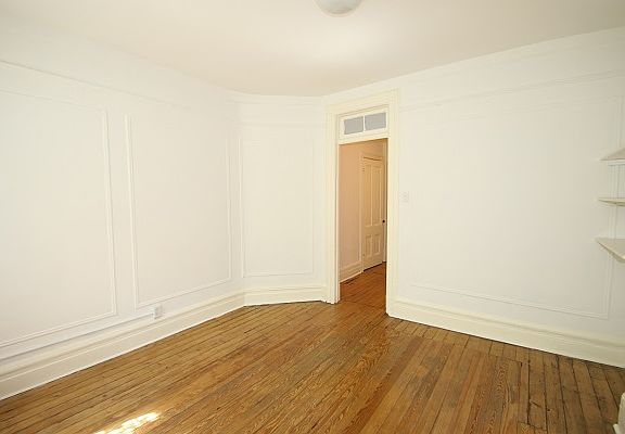 4th image of 626 E 14th St APT 15