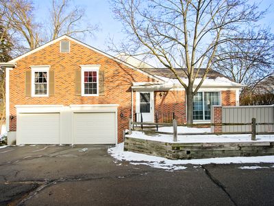1373 Autumn Ln #1, Rochester Hills, MI, 48306