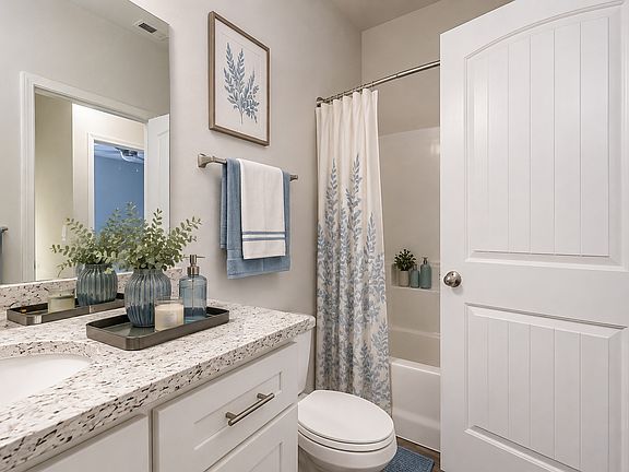4th image of 236 Riley Cir