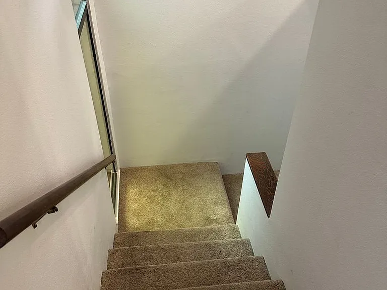 405 Stonewood Dr — Photo 16