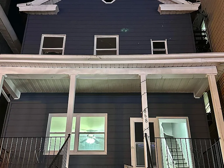 868 Main St — Photo 1
