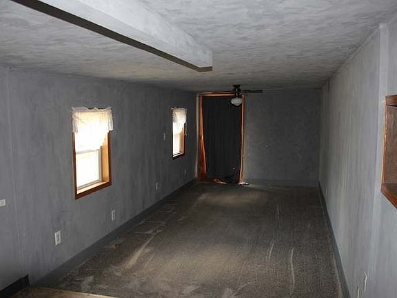 4th image of 407 Meadow Ln W