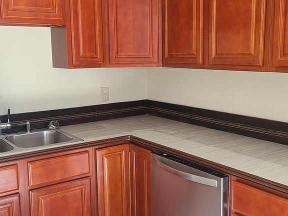 4th image of 128 Rosalie Dr