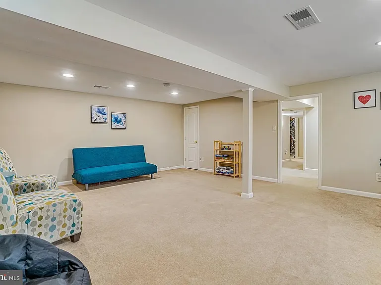 8651 Cromwell Dr — Photo 33