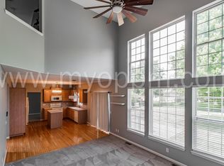 19708 Poppleton Ave, Omaha, NE 68130