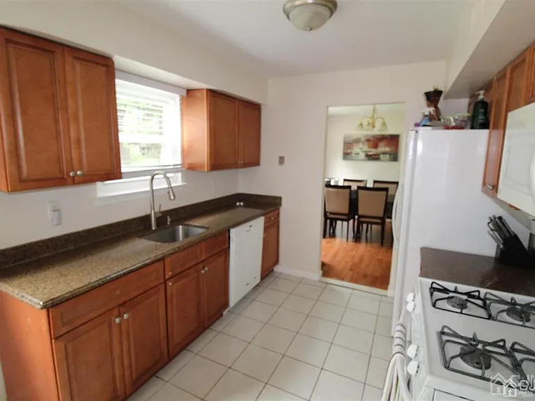 47 Linden Ln — Photo 12
