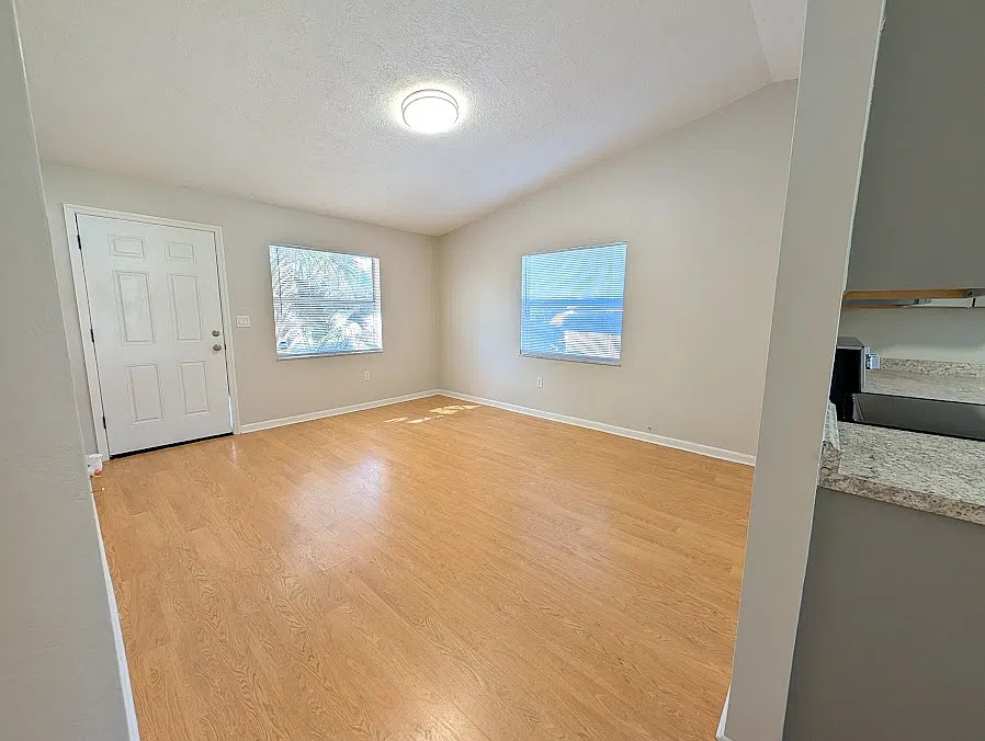 1821 Georgianna St — Photo 3
