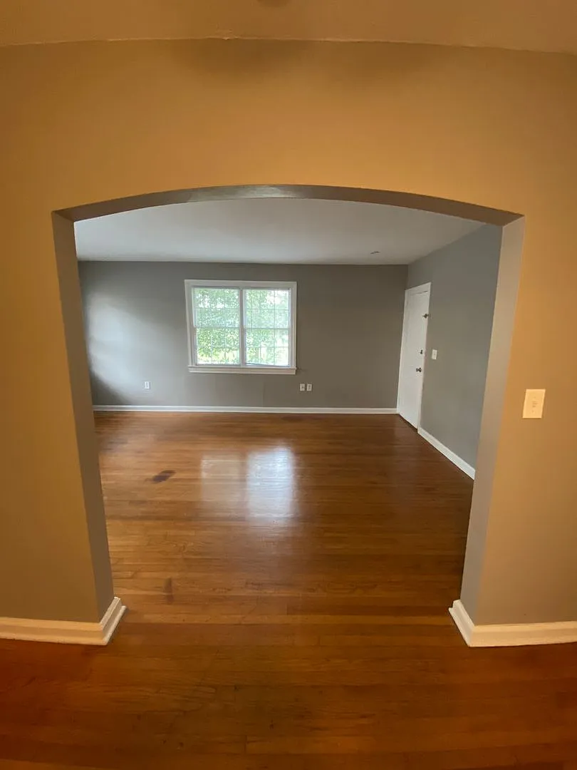 1306 East Victory Drive — Photo 3