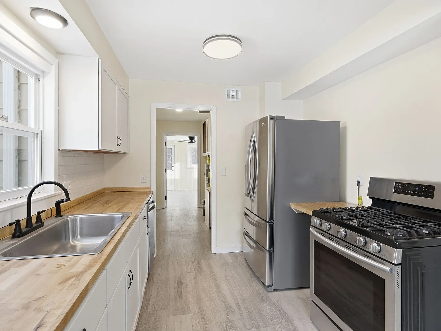 3 bed, 1246 sqft, $2,200 — Photo 4