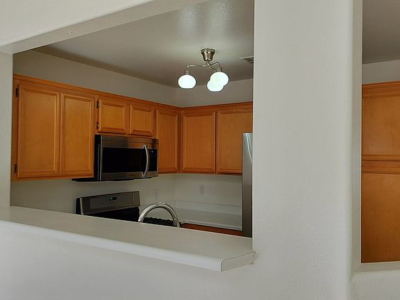3rd image of 67 Belle Maison Ave
