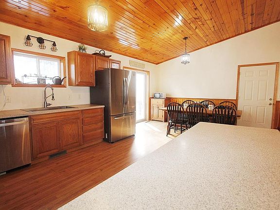 4th image of 70 Timber Trail