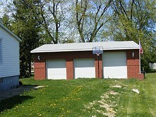 2nd image of 1509 E 51st St