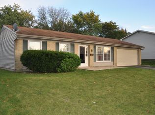8139 Northway Dr, Hanover Park, IL