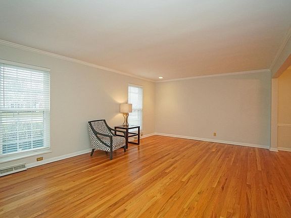 3rd image of 6540 Euclid Ave