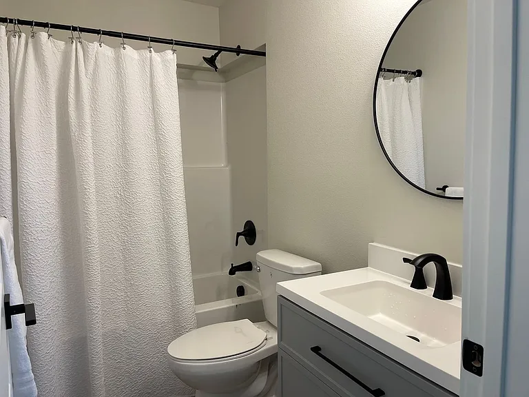 2128 W Broadway Ave — Photo 17
