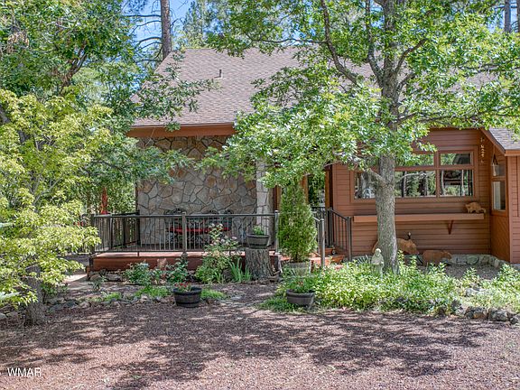 2nd image of 3038 Chestnut Cir