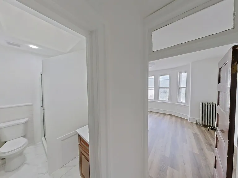 5012 Old York Rd — Photo 7