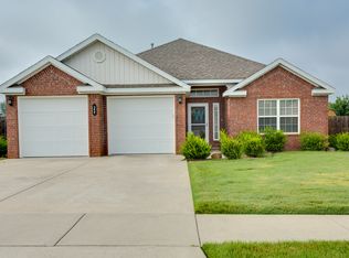 1305 Hickery St, Pea Ridge, AR 72751