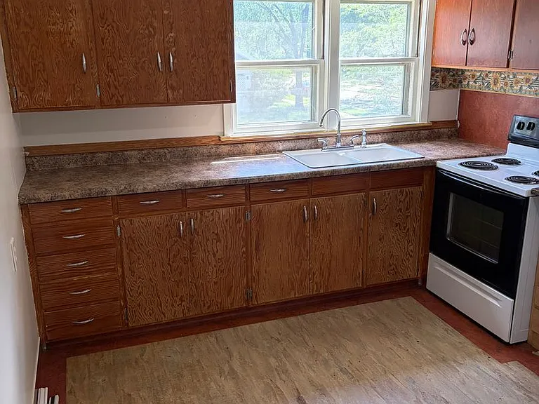 619 S Jay St — Photo 1