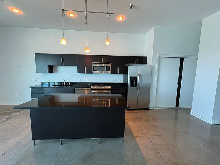 200 Hoover Ave #1010 — Photo 2