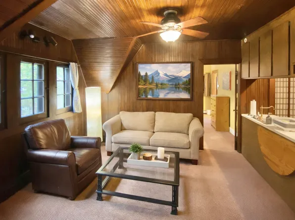 2621 Guilford Rd, Cleveland, OH 44118