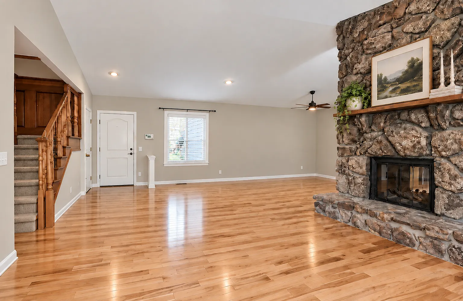 3 bed, 2159 sqft, $3,200 — Photo 2