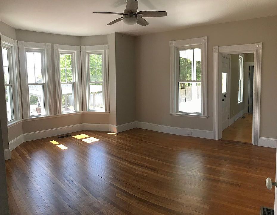 1st image of 10 Spring St