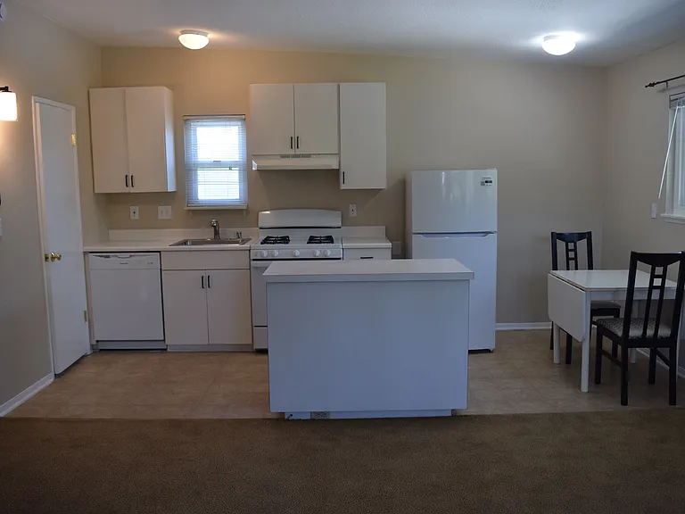 772 S Earlham St — Photo 3