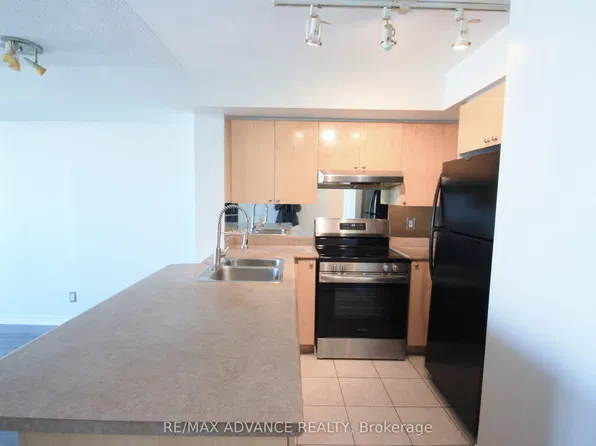 1 Elm Dr W, Mississauga, ON