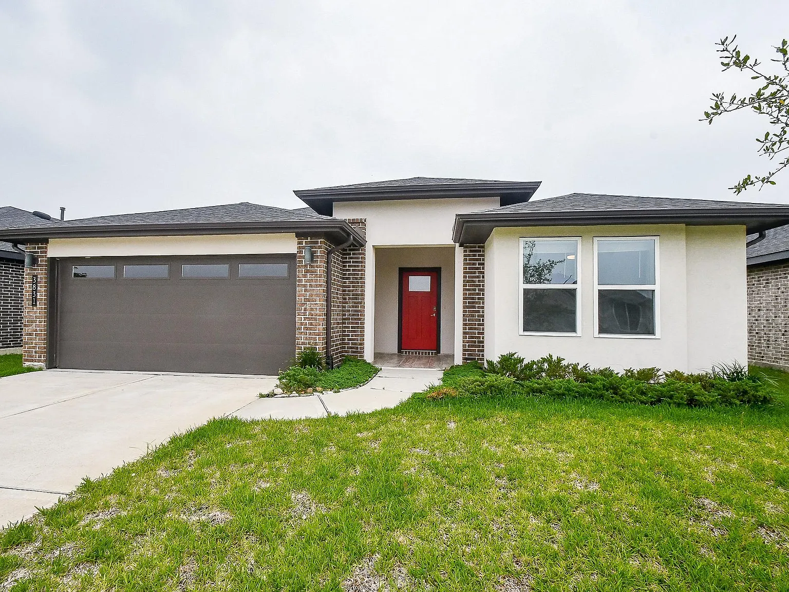 3 bed, 2.0 bath, 1738 sqft, $2,200 — Photo 2