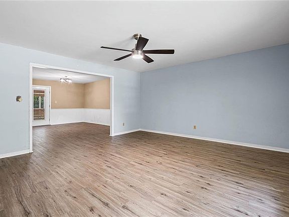 2nd image of 114 Sara Ave E