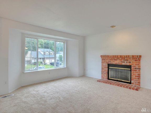 4th image of 2609 Larkspur Dr