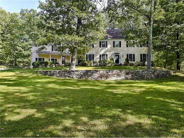 1st image of 5 Twin Ponds Dr