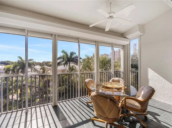 7725 Pebble Creek CIR #305, NAPLES, FL 34108