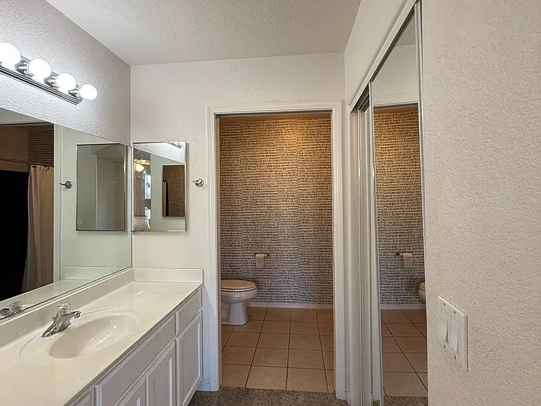 470 Acoma Blvd S #123-B — Photo 12