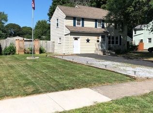 62 Wyndham Rd, Irondequoit, NY 14609