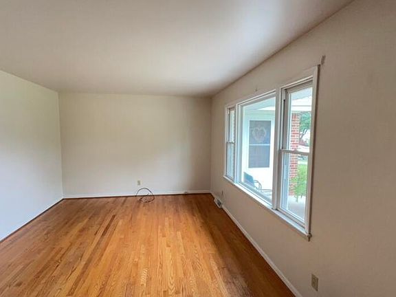 5th image of 3645 Oaklawn Ave NW #3647