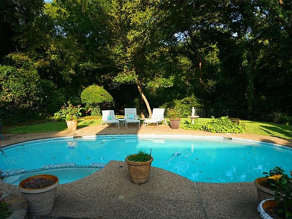 2nd image of 7522 Twin Oaks Ct