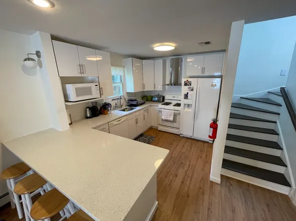 515 44th Street image 5 of 15