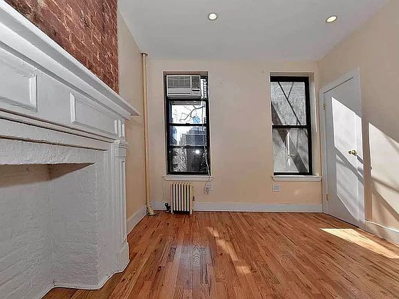 4th image of 180 Prince St APT 6