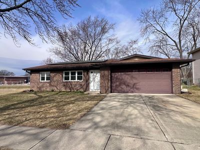 6688 Foxtree Ave, Woodridge, IL, 60517